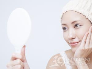 胳膊上有小疙瘩怎么回事 该如何处理比较好