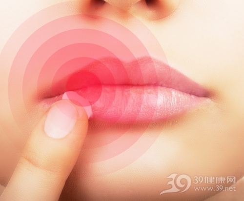 秋季嘴唇干燥 教你护唇小妙招